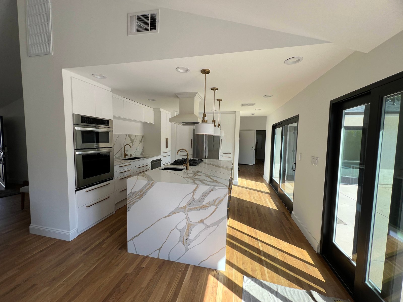Finished Burbank kitchen