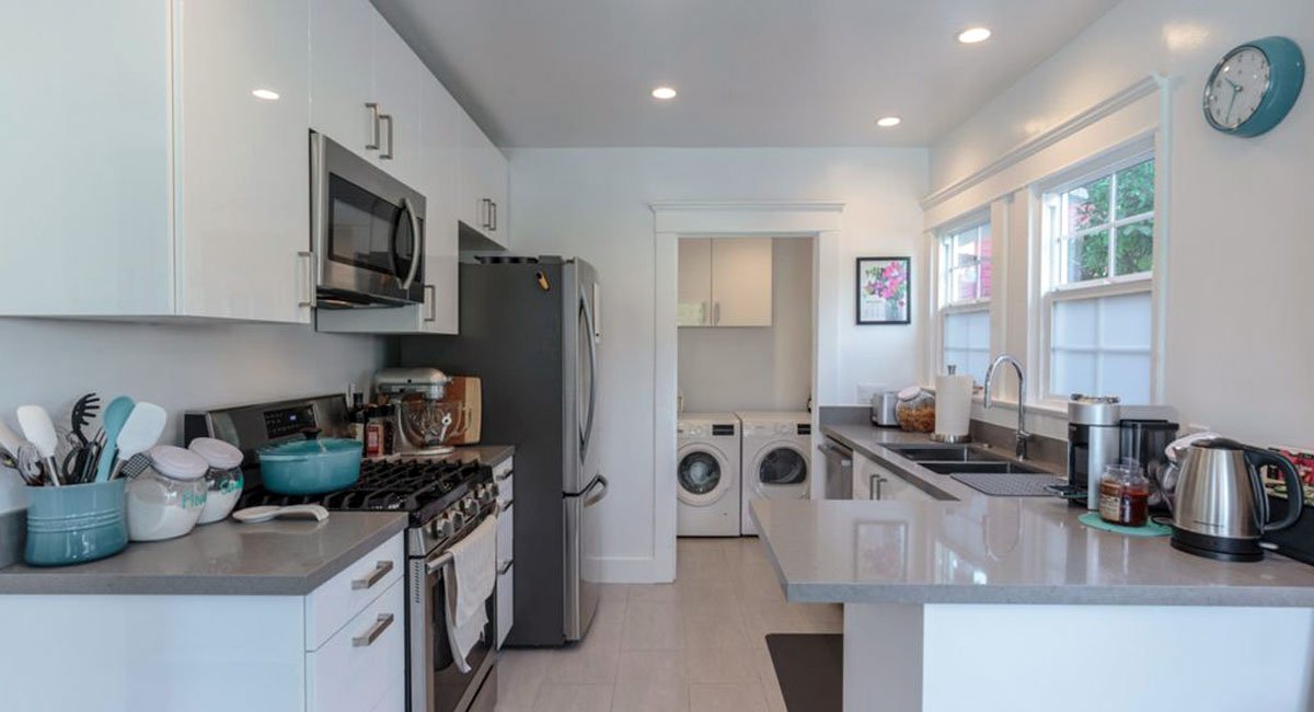 Finished duplex kitchen